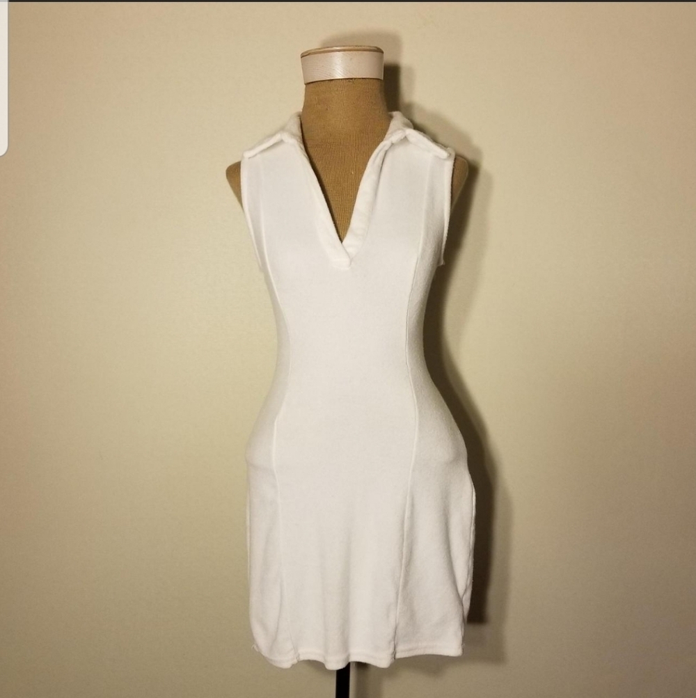 Like New Sab White Polo Style Terrycloth Swim Coverup Size Small.